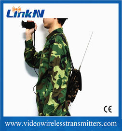 Manpack Taktis Militer Pemancar COFDM HDMI &amp; CVBS Interkom Dua Arah AES256 Enkripsi 2W Daya Output